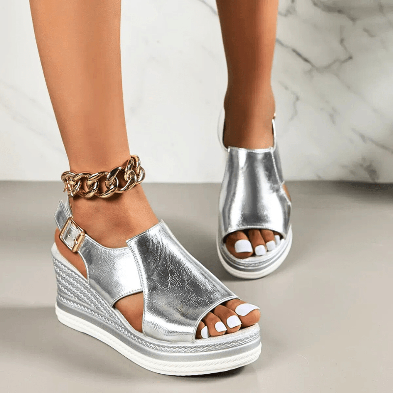 Baylie - Sandales Stylées Métalliques
