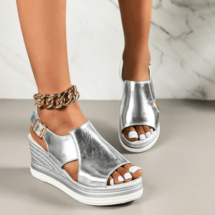 Baylie - Sandales Stylées Métalliques