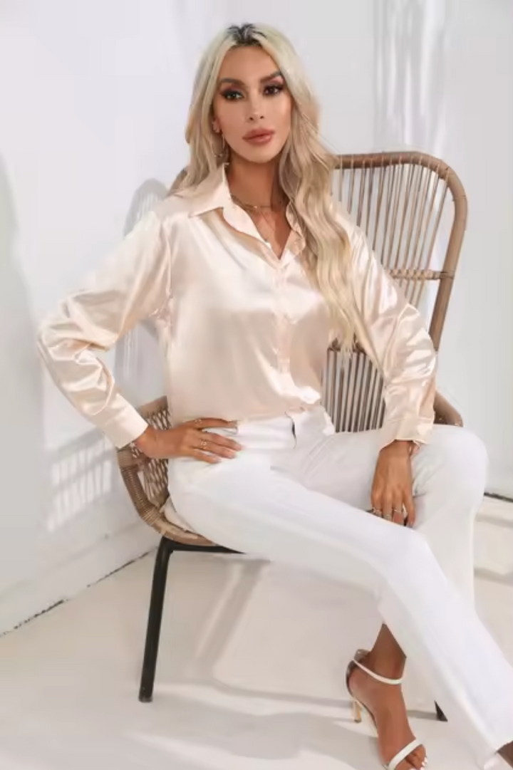 Blouse en satin à manches longues