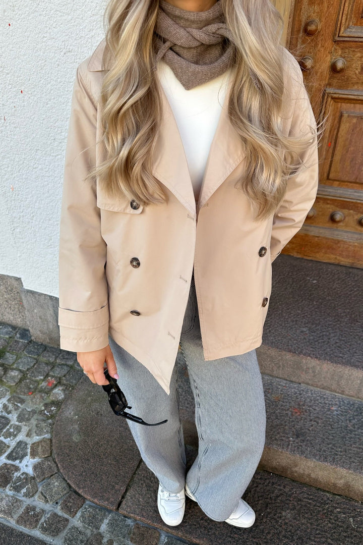 Rachel | Trench-coat court et chic