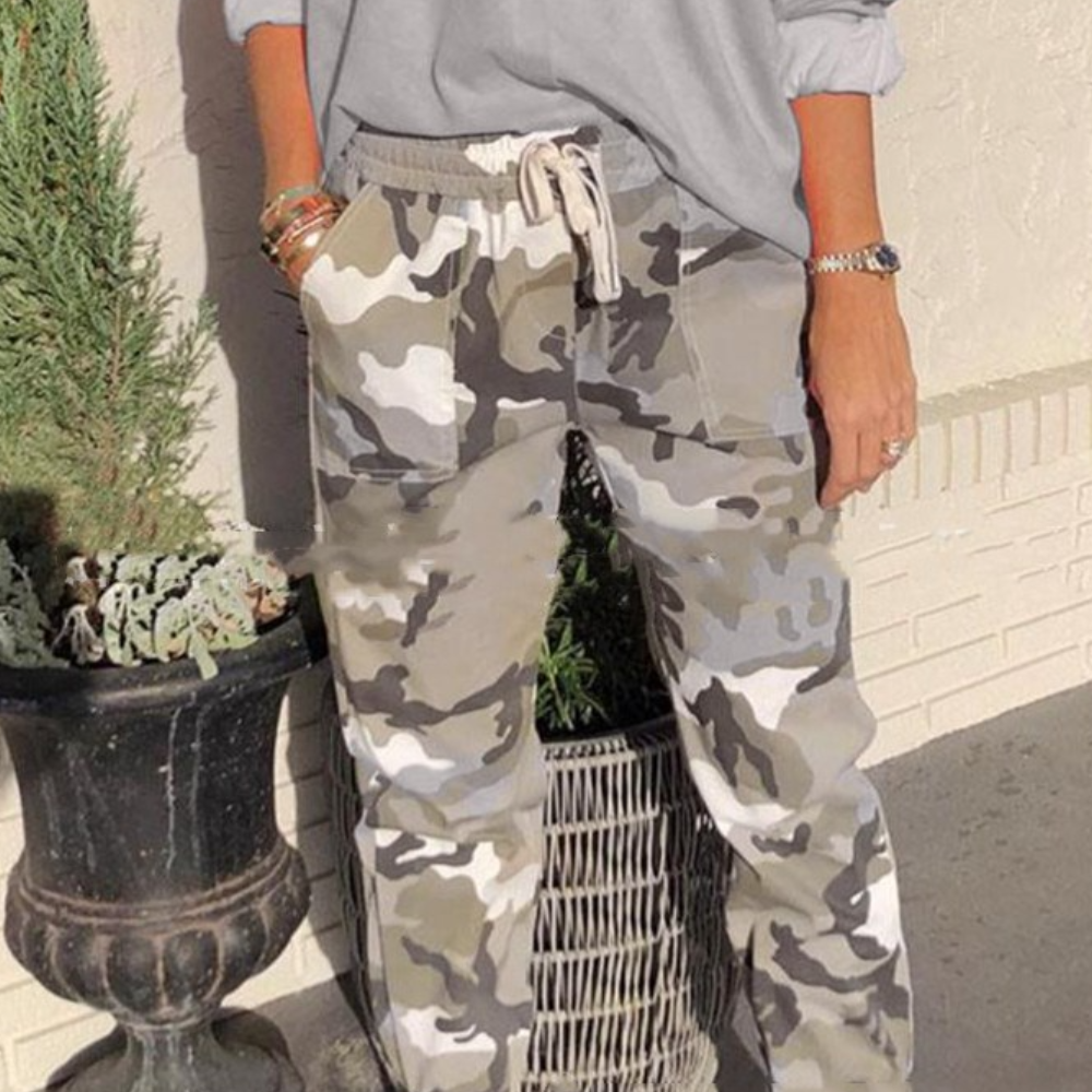 Myrsini - Pantalon camouflage femme élégant et confortable pour un look tendance
