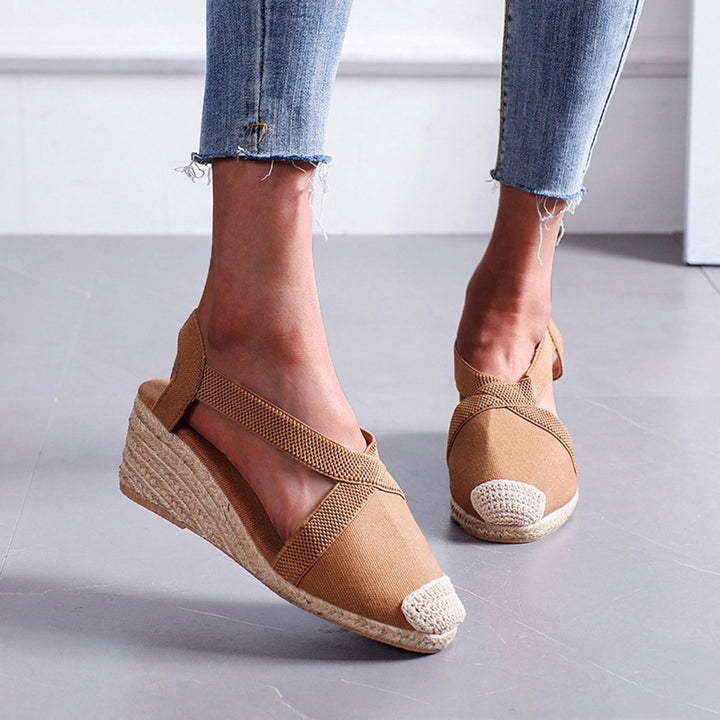 Noa | Espadrilles tendance avec élégante semelle en paille tressée