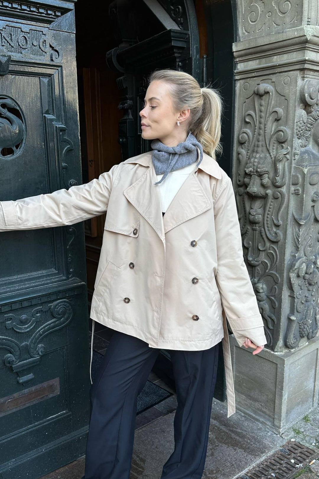 Rachel | Trench-coat court et chic