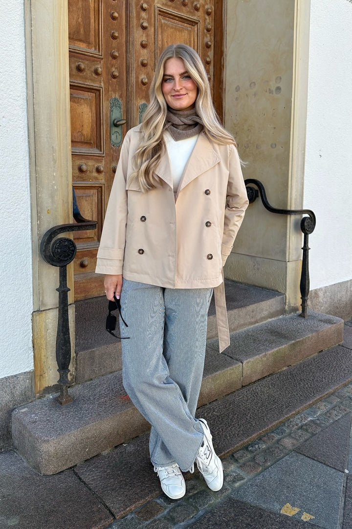 Rachel | Trench-coat court et chic