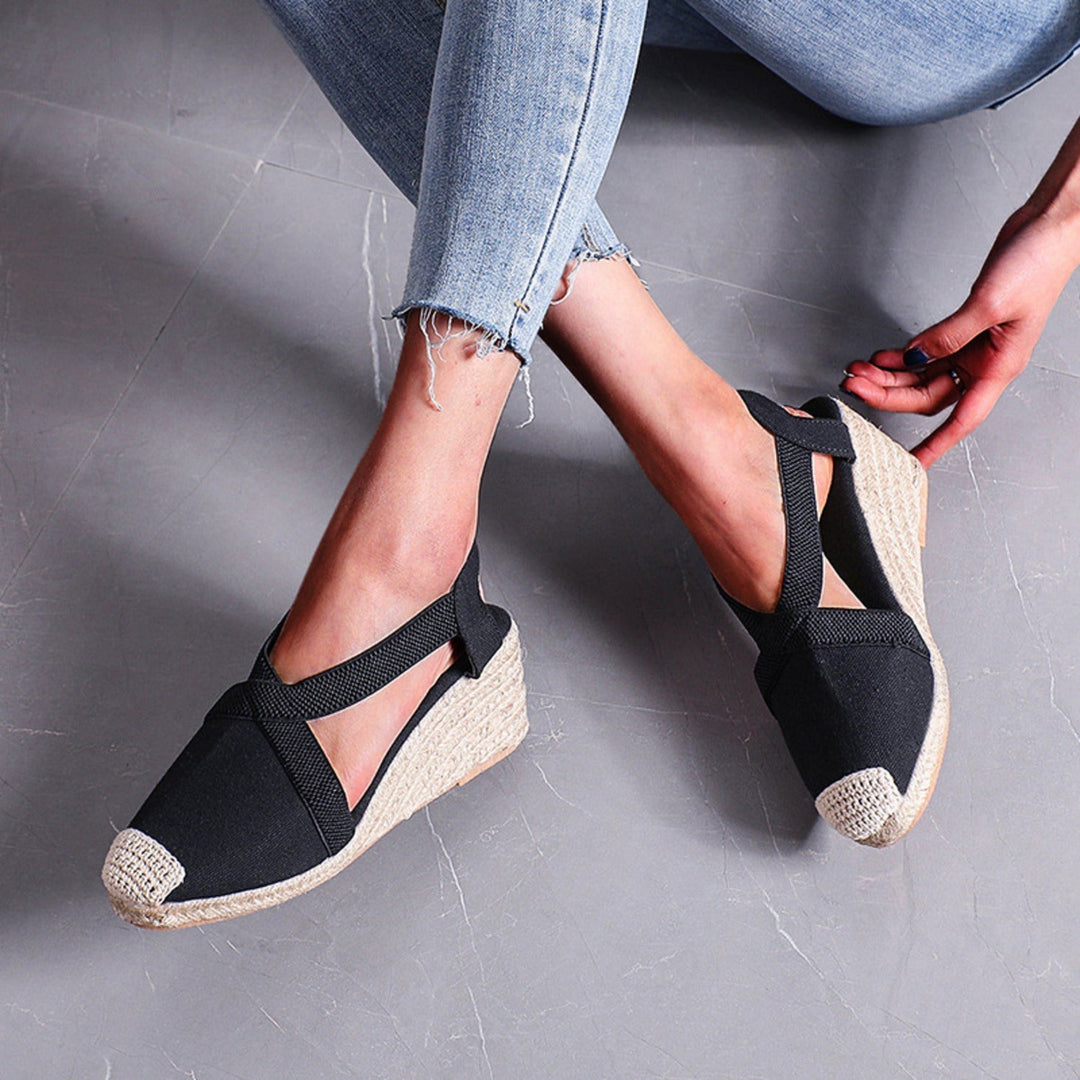 Noa | Espadrilles tendance avec élégante semelle en paille tressée