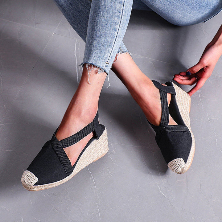 Noa | Espadrilles tendance avec élégante semelle en paille tressée