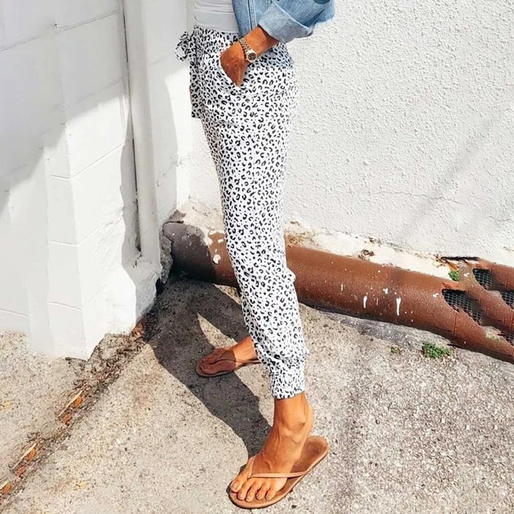 FIONA - Pantalon tendance avec imprimé léopard stylisé
