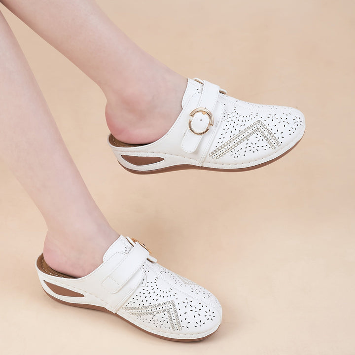 Annabel | Sandales de sport élégantes et confortables avec nez fermé et brides à boucles réglables de couleur unie