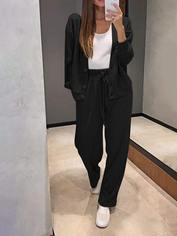 Ensemble deux pièces avec veste à boutons et pantalon